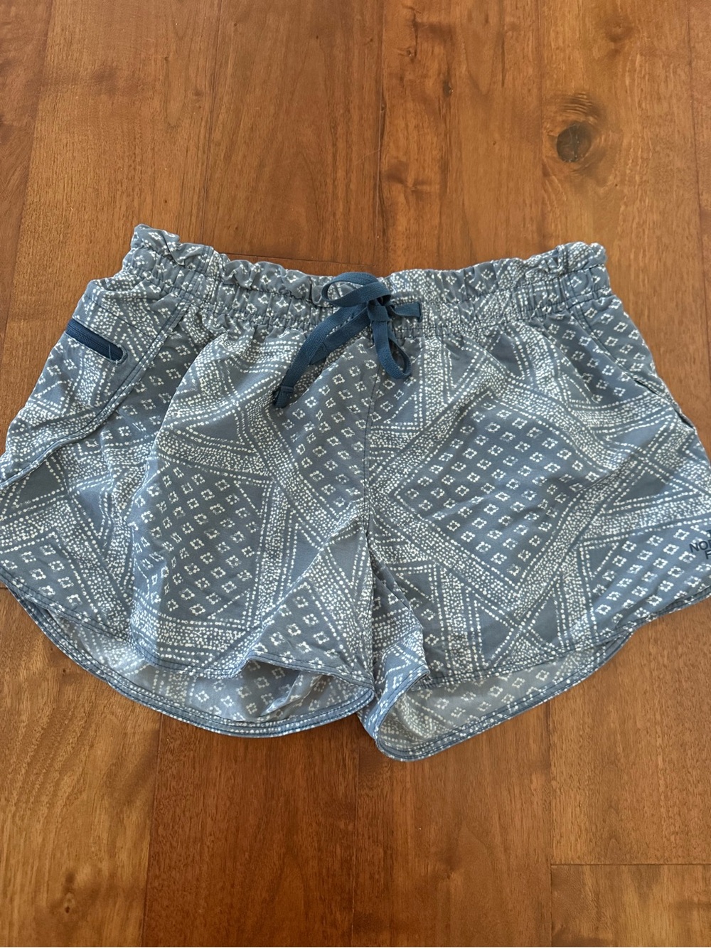 The North Face Women's Class V Blue Bandana-Print Athletic Shorts